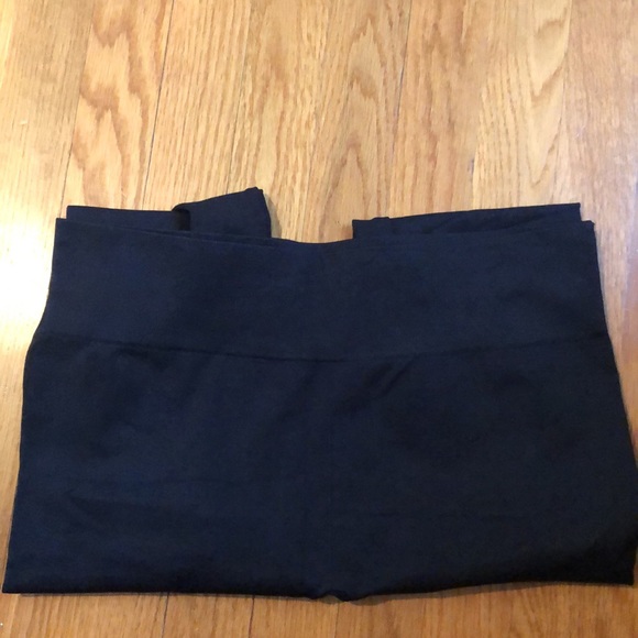 Woman’s Matching Set - Picture 3 of 5